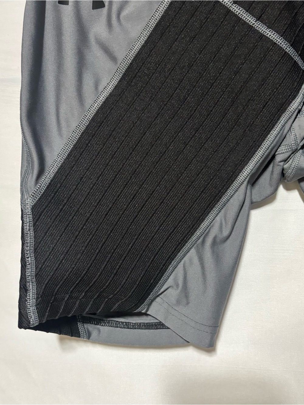 Under Armour HeatGear Compression Shorts - Men's 2XL - Picture 5 of 11